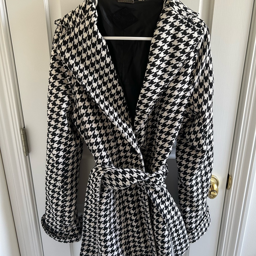 NEW Jou Jou Houndstooth Coat Black  White Belted Juniors L / XL